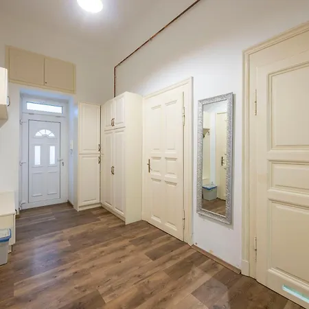 Apartmán Located Cozy In Historical Building