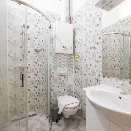 Located Cozy In Historical Building * Budapešť